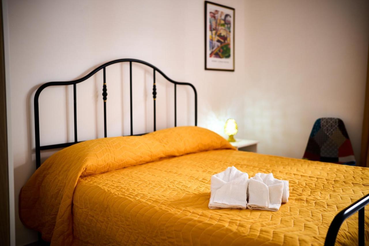 Mercede Rooms Palermo Bagian luar foto