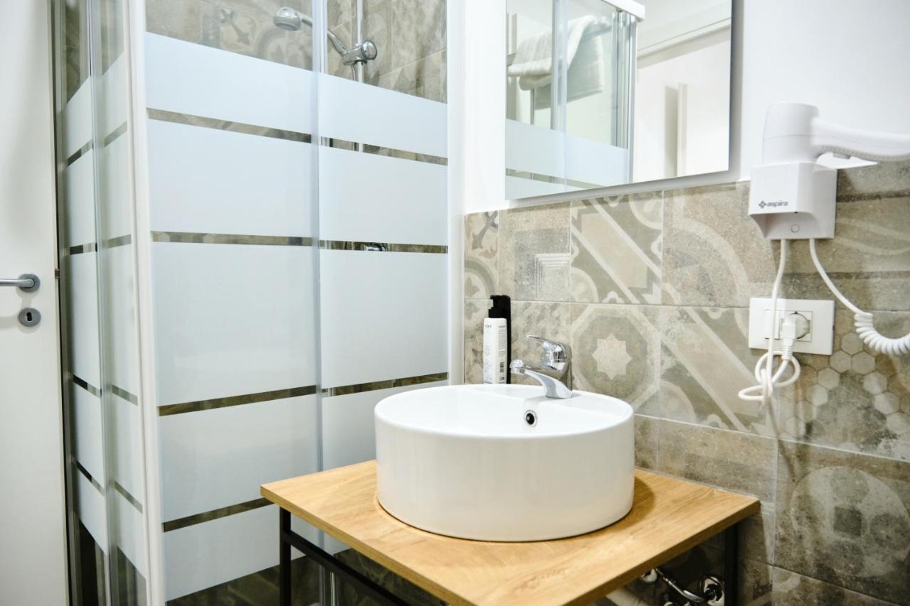 Mercede Rooms Palermo Bagian luar foto